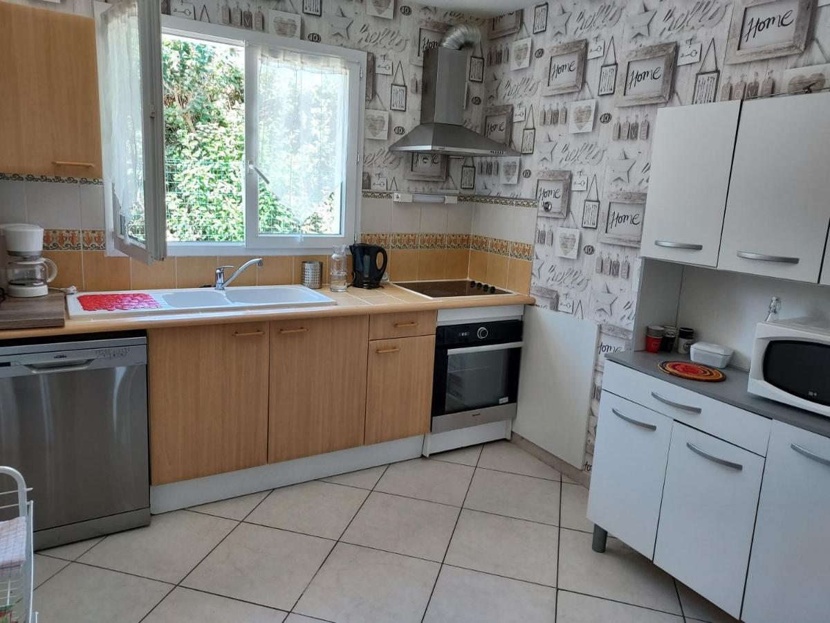 Charmante Maison Avec Garage, Acces Direct A La * Leucate