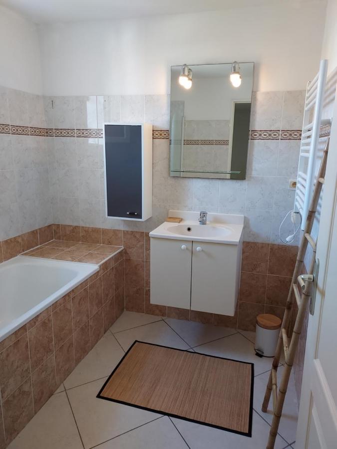 Holiday home Charmante Maison Avec Garage, Acces Direct A La Leucate