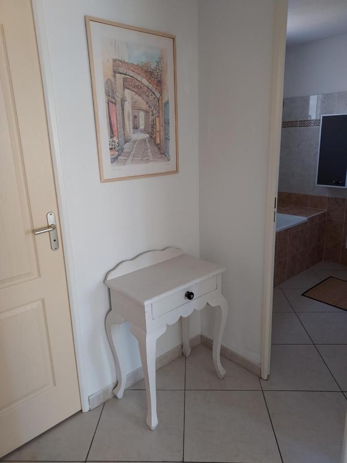 Charmante Maison Avec Garage, Acces Direct A La *